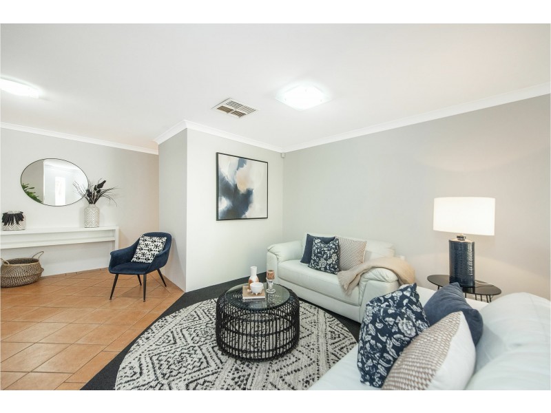 6 Lakeside Drive, Helena Valley WA 6056