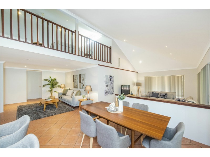 6 Lakeside Drive, Helena Valley WA 6056