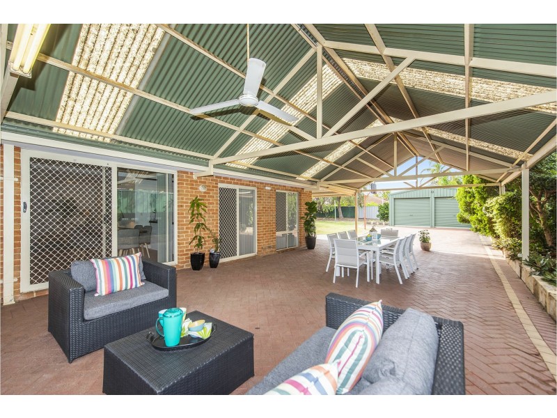 6 Lakeside Drive, Helena Valley WA 6056