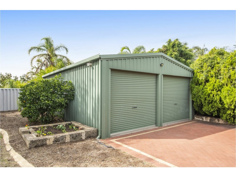 6 Lakeside Drive, Helena Valley WA 6056