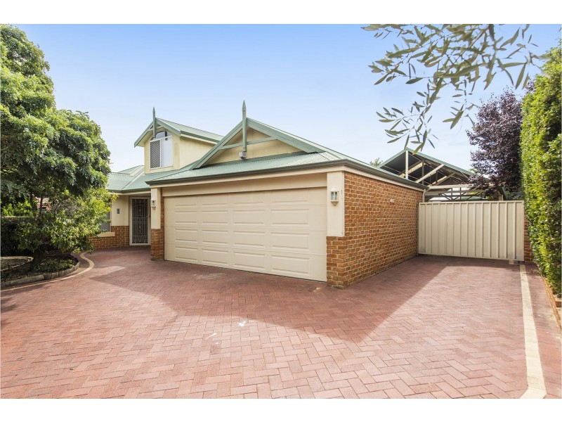 6 Lakeside Drive, Helena Valley WA 6056