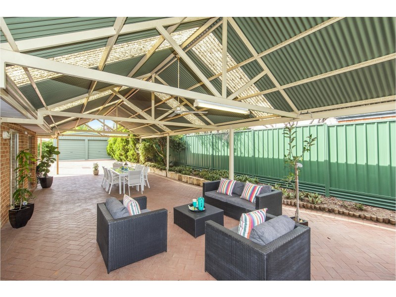 6 Lakeside Drive, Helena Valley WA 6056