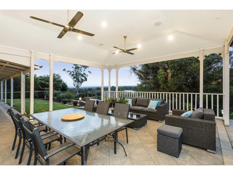 8B Simeon Close, Kalamunda WA 6076