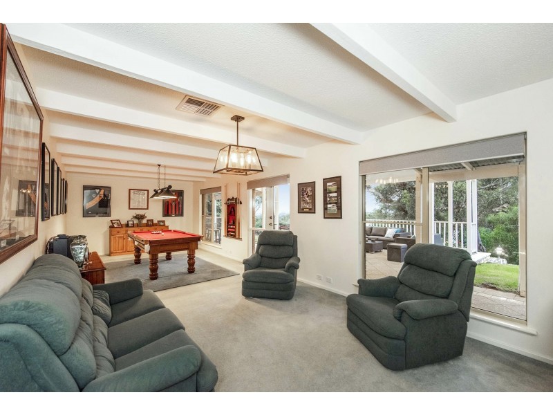 8B Simeon Close, Kalamunda WA 6076