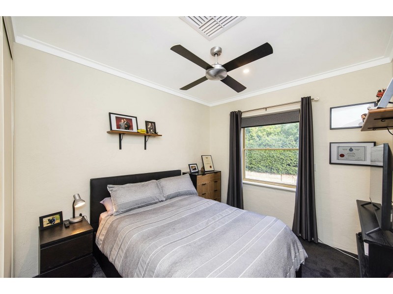 8B Simeon Close, Kalamunda WA 6076