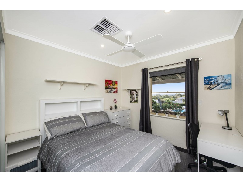 8B Simeon Close, Kalamunda WA 6076