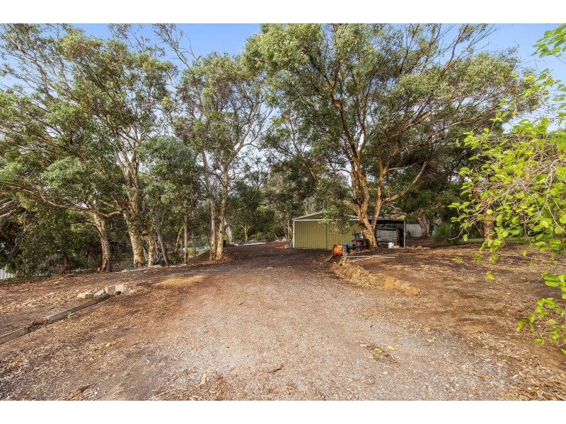 8B Simeon Close, Kalamunda WA 6076