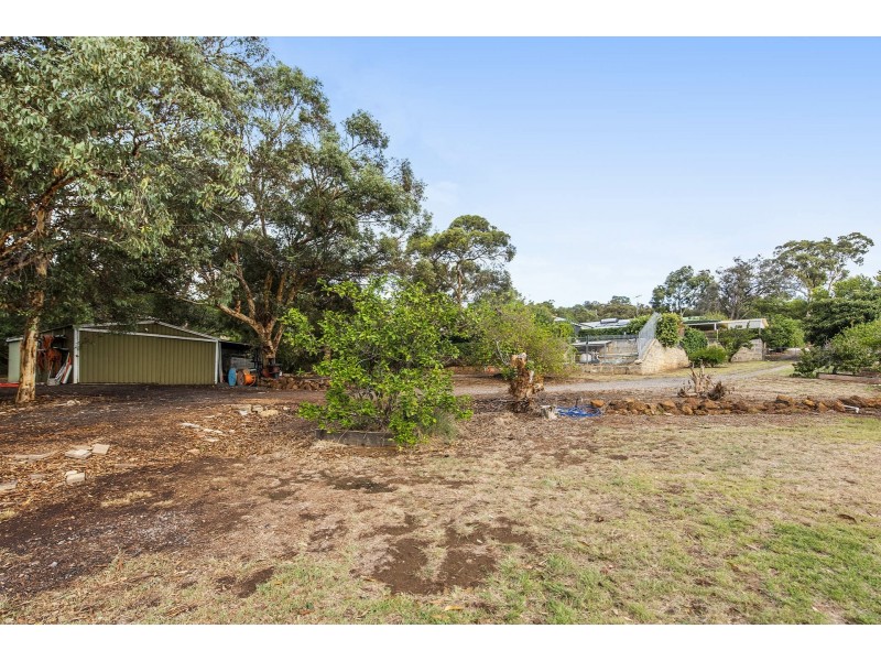 8B Simeon Close, Kalamunda WA 6076