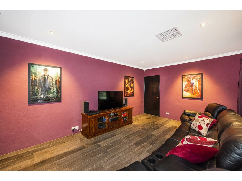 8B Simeon Close, Kalamunda WA 6076