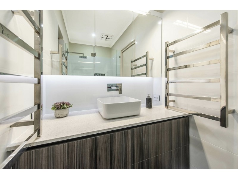 8B Simeon Close, Kalamunda WA 6076