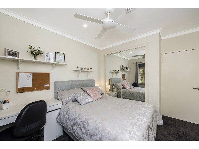 8B Simeon Close, Kalamunda WA 6076