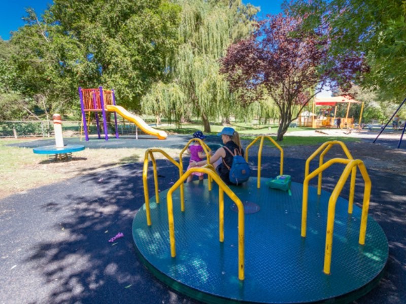 22 Urch Road, Kalamunda WA 6076