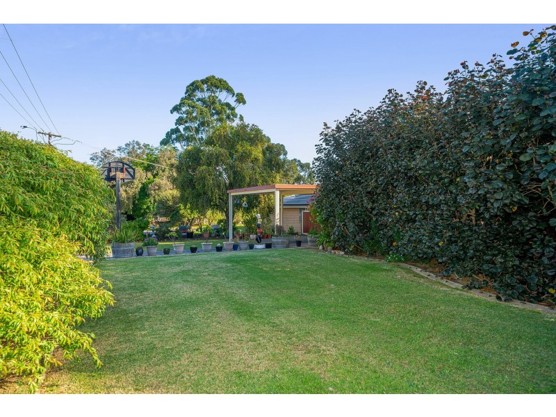 23 Hunter Drive, Lesmurdie WA 6076
