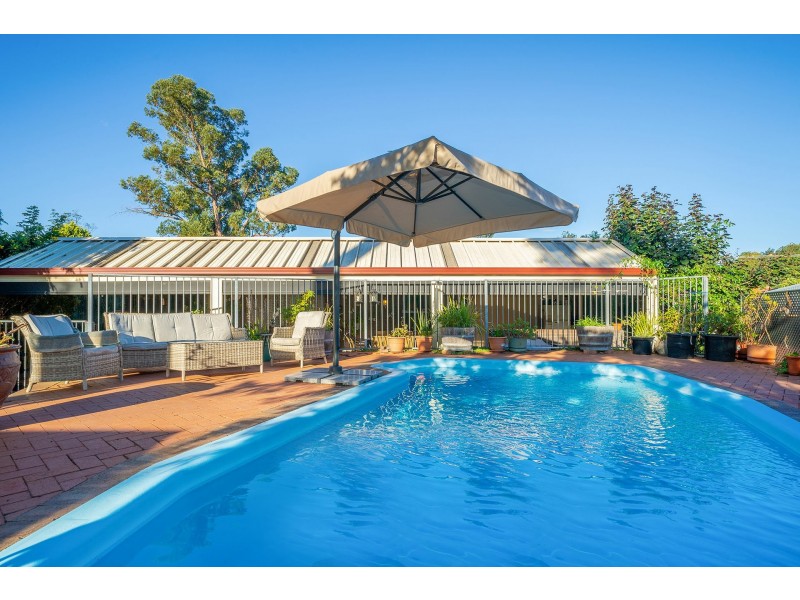 23 Hunter Drive, Lesmurdie WA 6076