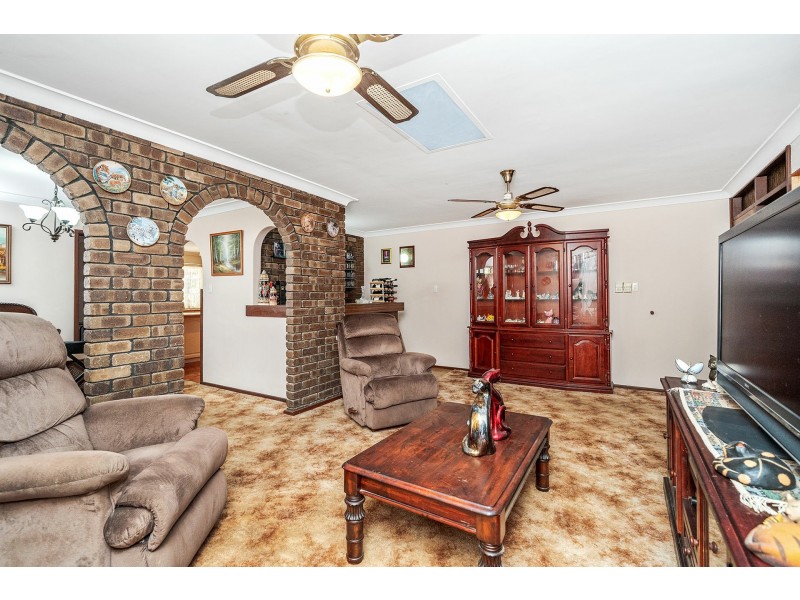 23 Hunter Drive, Lesmurdie WA 6076