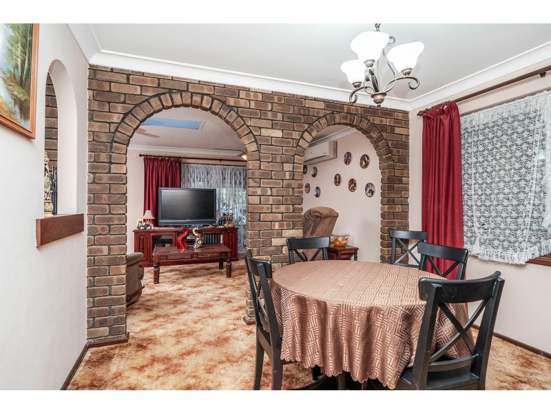 23 Hunter Drive, Lesmurdie WA 6076