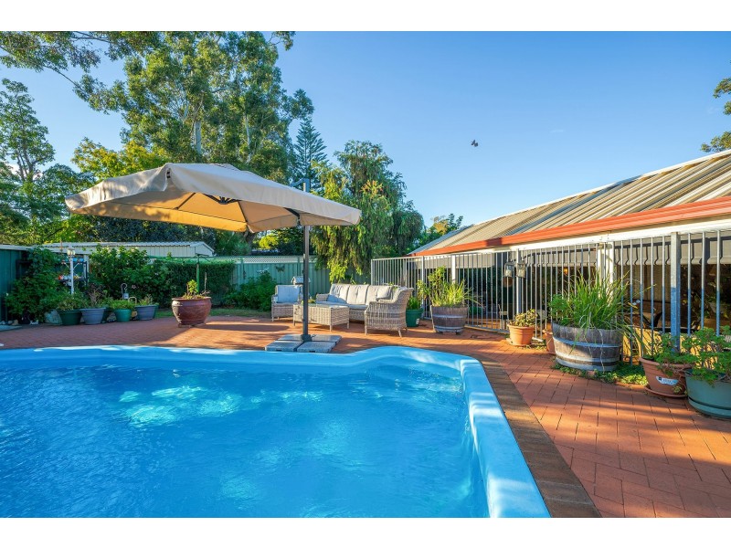 23 Hunter Drive, Lesmurdie WA 6076