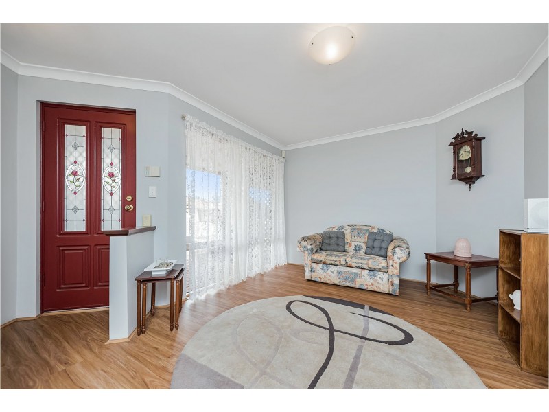 21 Emerald Court, Maida Vale WA 6057
