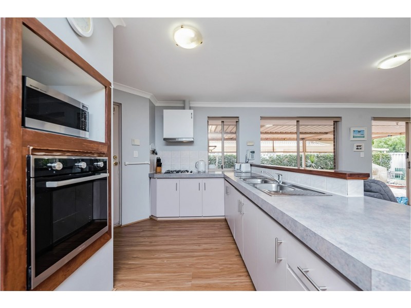 21 Emerald Court, Maida Vale WA 6057