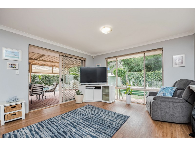 21 Emerald Court, Maida Vale WA 6057