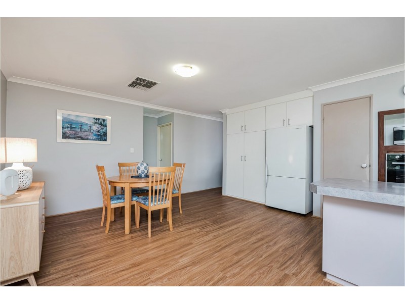 21 Emerald Court, Maida Vale WA 6057