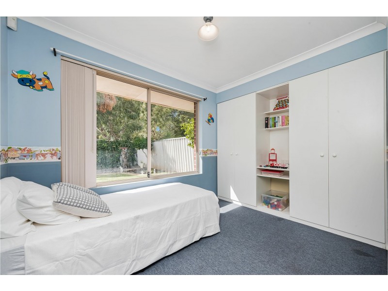 21 Emerald Court, Maida Vale WA 6057