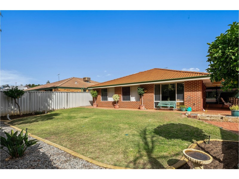 21 Emerald Court, Maida Vale WA 6057