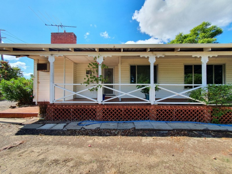 8 Lane Road, Kalamunda WA 6076