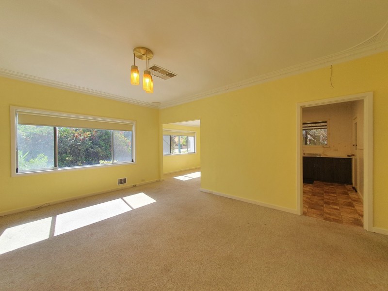 8 Lane Road, Kalamunda WA 6076