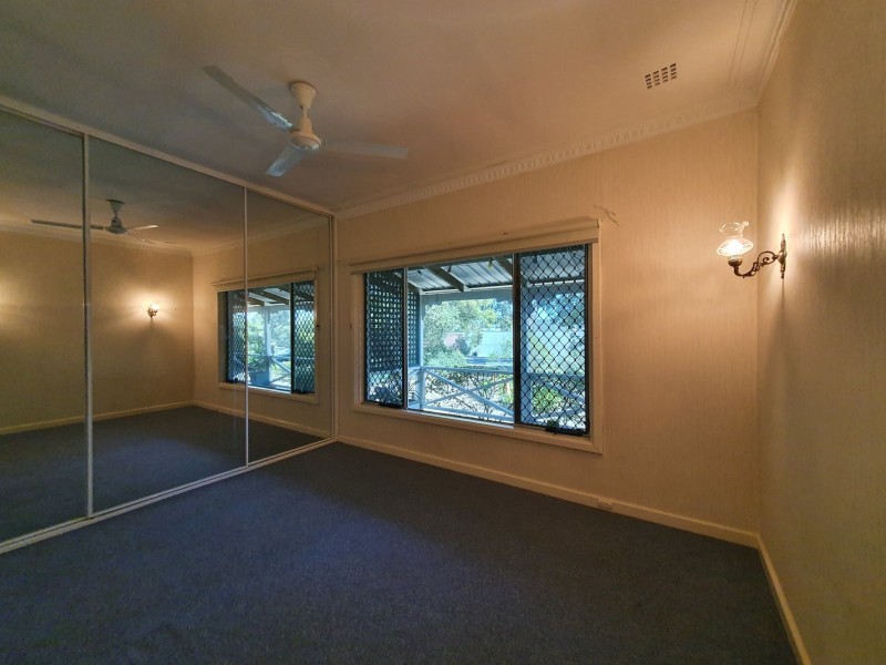 8 Lane Road, Kalamunda WA 6076