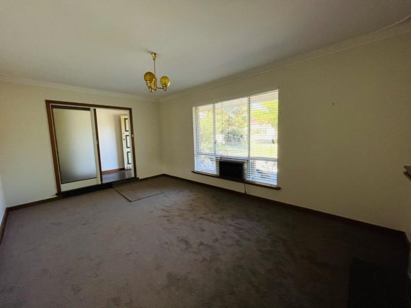 24 Phillip Grove, Kalamunda WA 6076