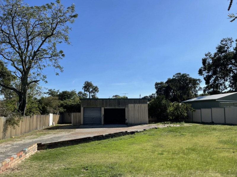 24 Phillip Grove, Kalamunda WA 6076