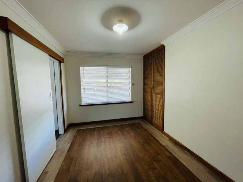 24 Phillip Grove, Kalamunda WA 6076