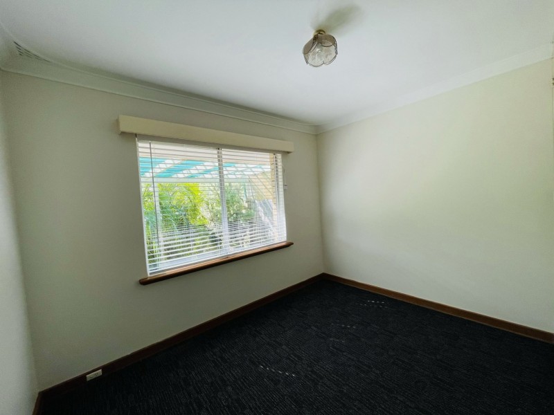 24 Phillip Grove, Kalamunda WA 6076