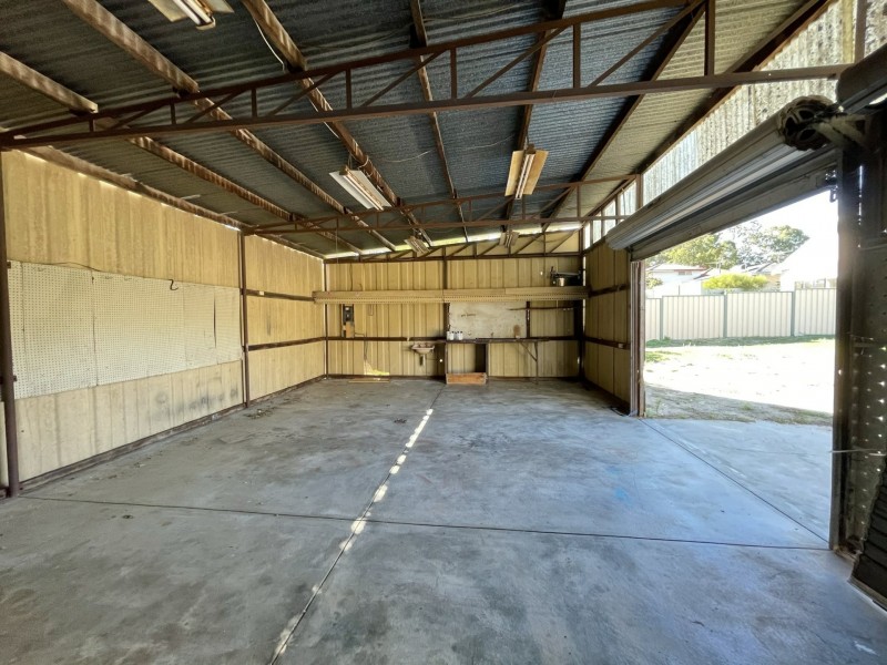 24 Phillip Grove, Kalamunda WA 6076