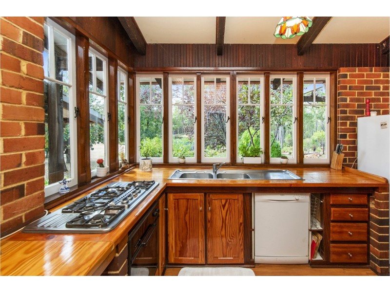 61 Brigita Road, Paulls Valley WA 6076