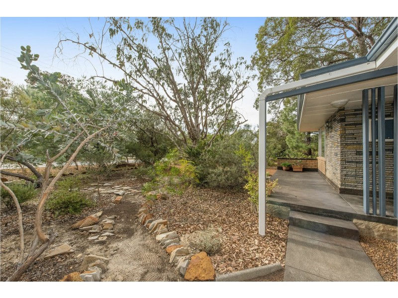 26 Waterloo Crescent, Lesmurdie WA 6076