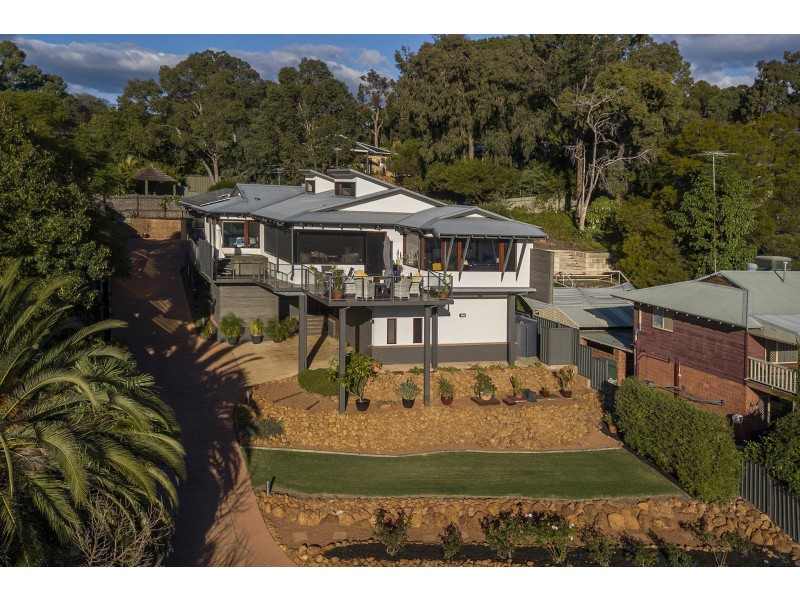 20 Lascelles Parade, Gooseberry Hill WA 6076