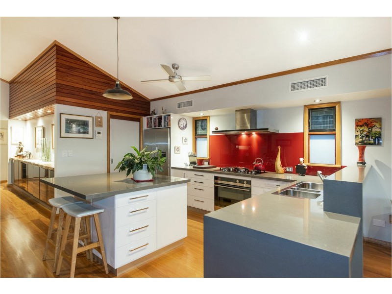 20 Lascelles Parade, Gooseberry Hill WA 6076