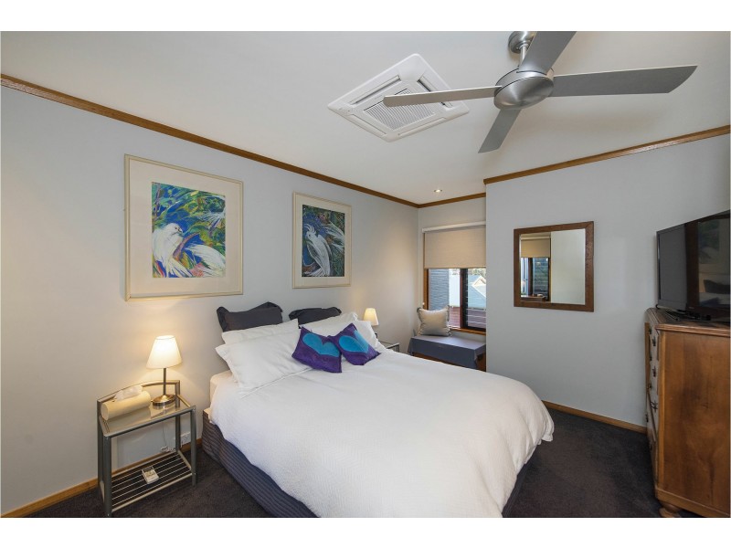 20 Lascelles Parade, Gooseberry Hill WA 6076