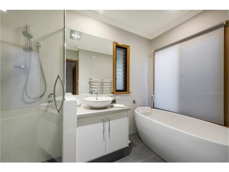 20 Lascelles Parade, Gooseberry Hill WA 6076