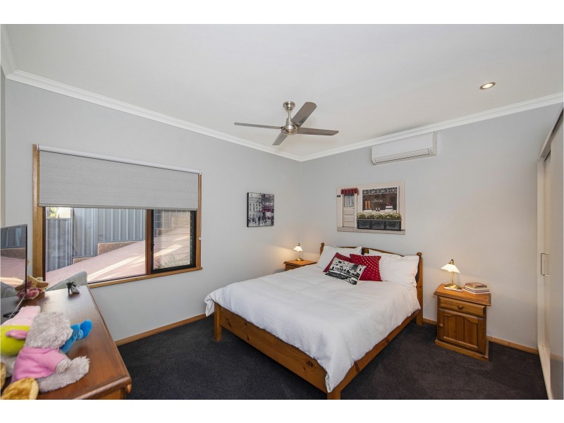 20 Lascelles Parade, Gooseberry Hill WA 6076