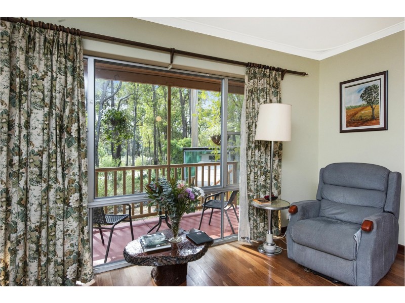 236 Pickering Brook Road, Pickering Brook WA 6076