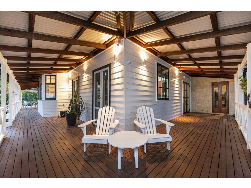 2 Mount Terrace, Kalamunda WA 6076