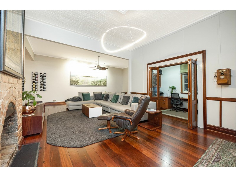 2 Mount Terrace, Kalamunda WA 6076