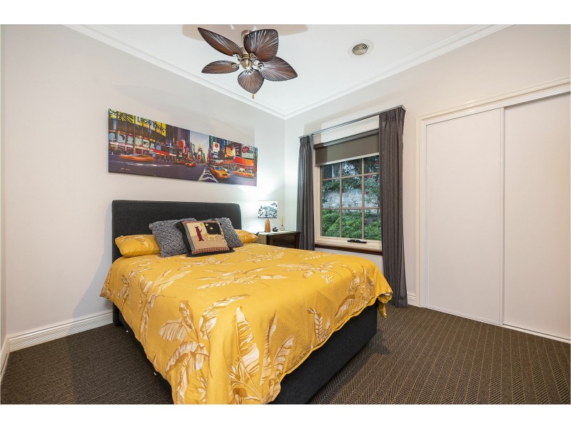 2 Mount Terrace, Kalamunda WA 6076