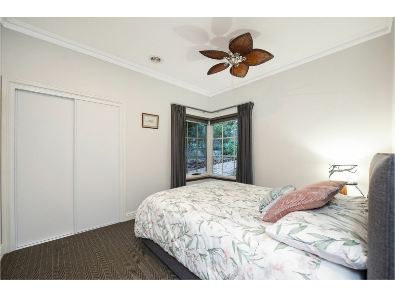 2 Mount Terrace, Kalamunda WA 6076