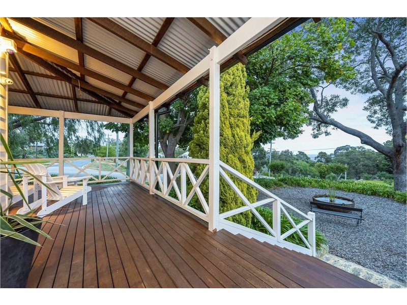 2 Mount Terrace, Kalamunda WA 6076