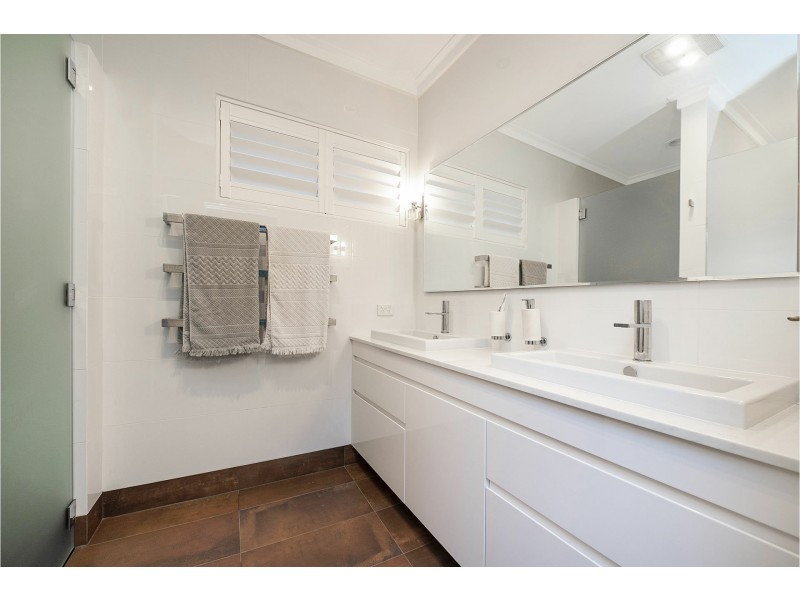 2 Mount Terrace, Kalamunda WA 6076