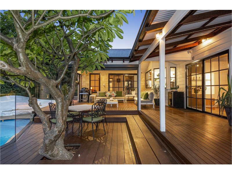 2 Mount Terrace, Kalamunda WA 6076